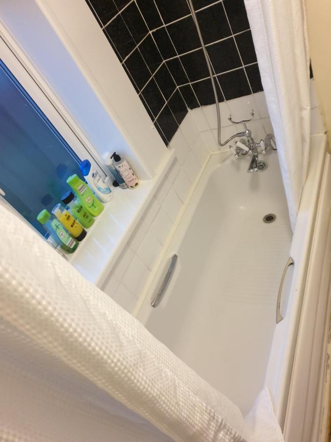 Splendid 4Bedrooms Shared Home 맨체스터 외부 사진